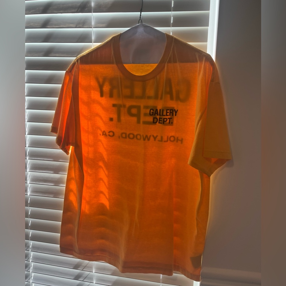 Men’s Large Gallery Dept Tee